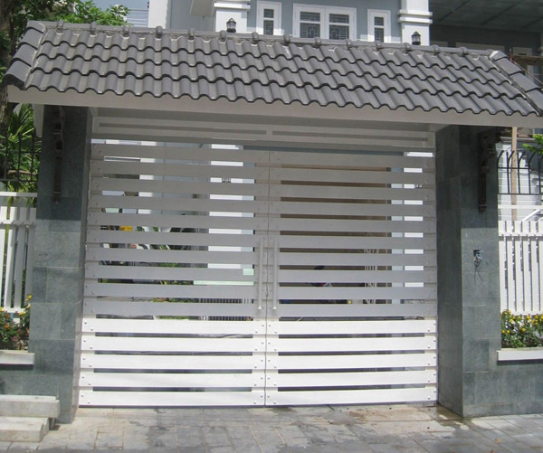 mau-cua-cong-sat-dep-don-gian-hien-dai