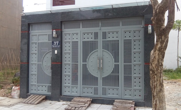 cua-cong-sat-4-canh-dep